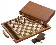 Шахматы в кейсе. Арт. 2730
